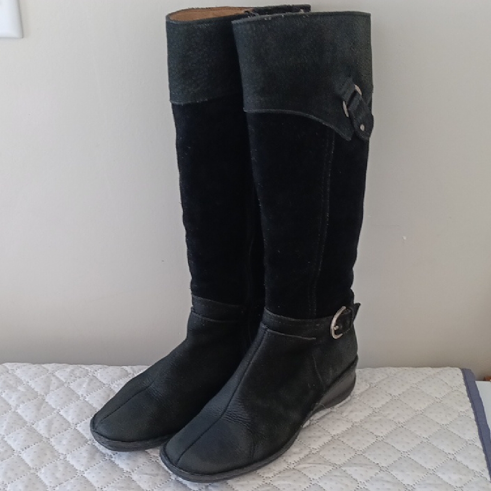 Lassen Suade Leather Tall Black Boots